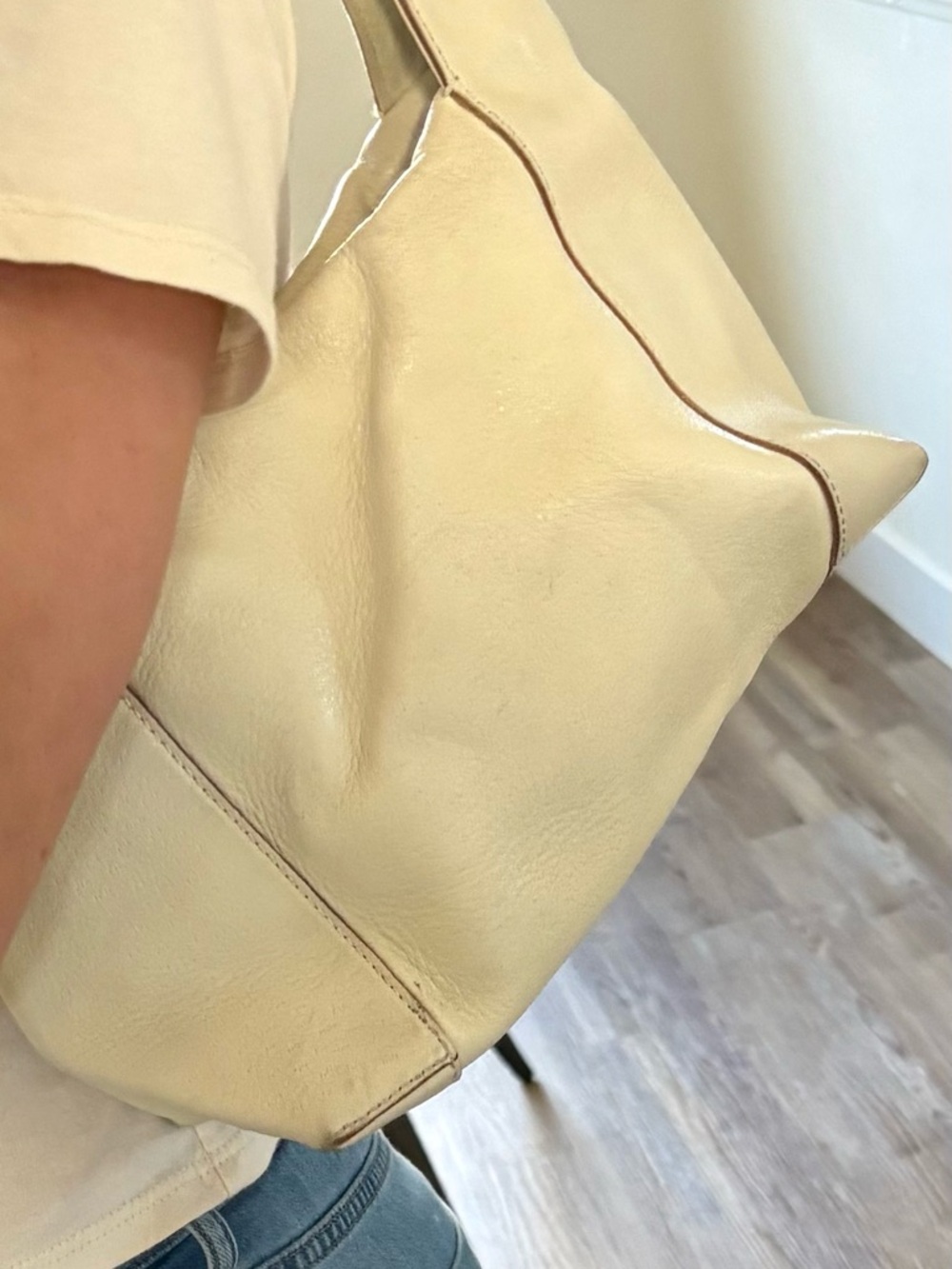 Gucci Cream Leather Shoulder Bag - Picture 8 of 8